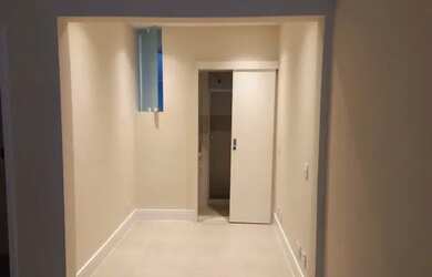 Imagem 3: Quarto e sala na primeira quadra - metrô- reformadissimo