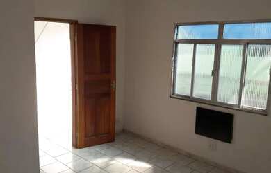 Imagem: A casa possui 1 Dormitório, 1 Banheiro, 1 Vaga na garagem e