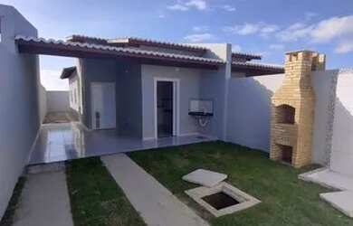 Imagem: A casa possui 2 Dormitórios, 2 Banheiros, 2 Vagas na garagem