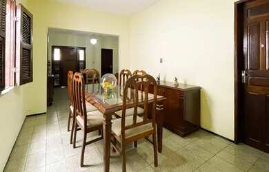 Imagem 7: Casa Duplex à venda com 308 m² sendo 8 quartos em Manuel Sátiro - Fortaleza...