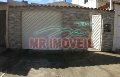 Imagem: A casa possui 2 Dormitórios, 1 Banheiro, 1 Vaga na garagem