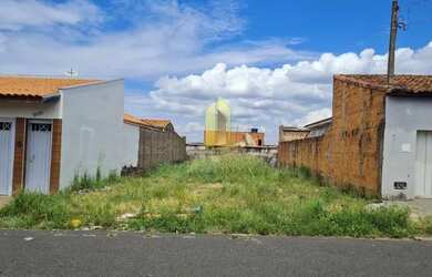 Imagem: O terreno possui 250m² de Área e está localizado em Jardim