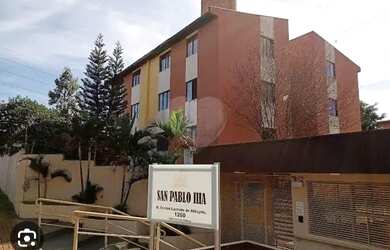 Imagem: O apartamento possui 2 Dormitórios, 1 Banheiro, 1 Vaga na garagem