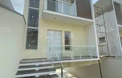 Imagem: A casa possui 3 Dormitórios, 4 Banheiros, 4 Vagas na garagem