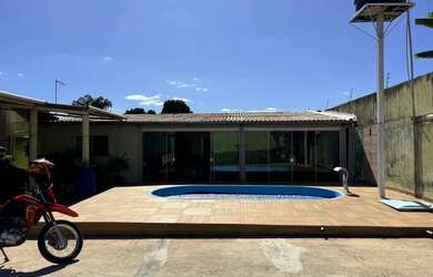 Imagem: A casa em condomínio possui 2 Dormitórios, 2 Banheiros, 4