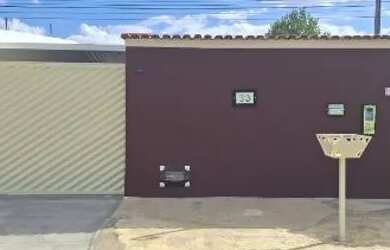 Imagem: A casa possui 3 Dormitórios, 3 Banheiros, 3 Vagas na garagem