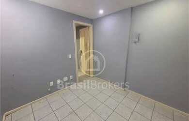 Imagem: O depósito possui 5 Vagas na garagem, 53m² de Área e está