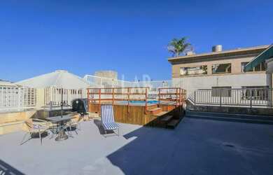 Imagem: O apartamento na cobertura possui 4 Dormitórios, 2 Banheiros