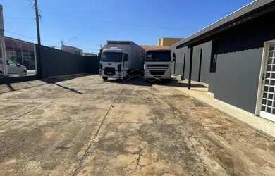 Imagem: O depósito possui 250m² de Área e está localizado em Vila