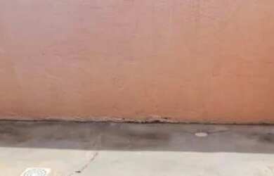 Imagem: A casa possui 2 Dormitórios, 2 Banheiros, 1 Vaga na garagem