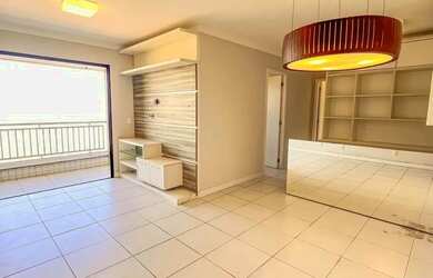 Imagem: O apartamento possui 2 Dormitórios, 2 Banheiros, 2 Vagas na