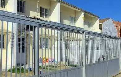 Imagem: A casa em condomínio possui 2 Dormitórios, 1 Banheiro, 2 Vagas