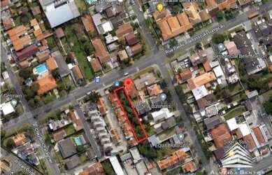 Imagem: O terreno possui 750m² de Área e está localizado em Bacacheri