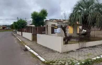 Imagem: A casa possui 2 Dormitórios, 1 Banheiro, 1 Vaga na garagem