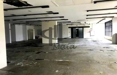 Imagem: O depósito possui 5 Vagas na garagem, 485m² de Área e está