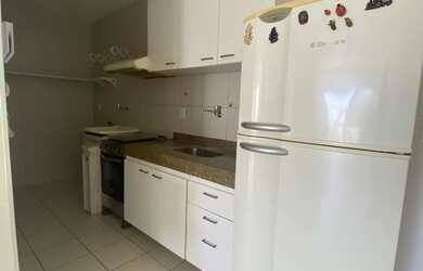 Imagem: O apartamento possui 1 Dormitório, 1 Banheiro, 1 Vaga na garagem