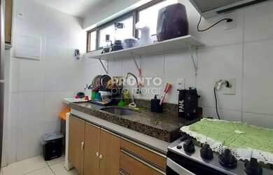 Imagem: O apartamento possui 2 Dormitórios, 1 Banheiro, 2 Vagas na