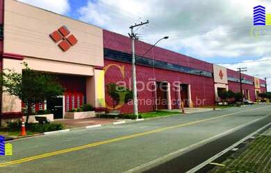 Imagem: O depósito possui 5 Vagas na garagem, 2776m² de Área e está