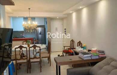 Imagem: O apartamento possui 2 Dormitórios, 2 Banheiros, 2 Vagas na