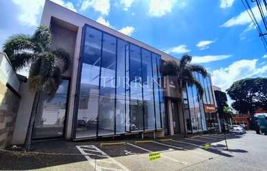 Imagem: O depósito possui 5 Vagas na garagem, 80m² de Área e está