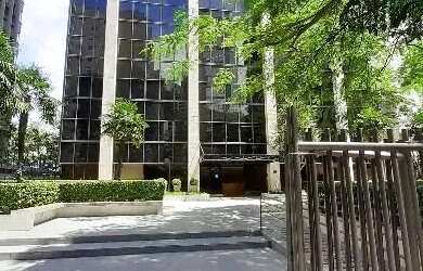 Imagem: O depósito possui 5 Vagas na garagem e 514m² de Área e está