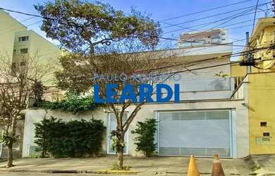 Imagem: A casa à venda possui 3 Dormitórios, 5 Banheiros, 4 Vagas