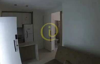 Imagem: O apartamento possui 1 Dormitório, 1 Banheiro, 1 Vaga na garagem
