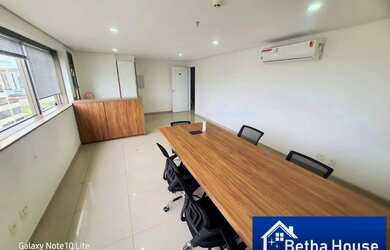 Imagem: O depósito possui 1 Vaga na garagem, 40m² de Área e está