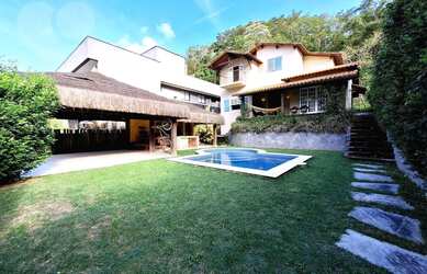 Imagem: A casa em condomínio possui 3 Dormitórios, 2 Banheiros, 2