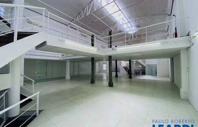 Imagem: O depósito possui 5 Vagas na garagem, 1.100m² de Área e