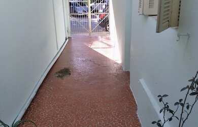 Imagem: A casa possui 1 Dormitório, 1 Banheiro e 1 Vaga na garagem