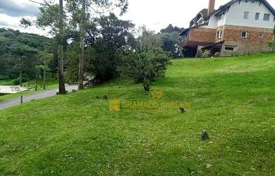 Imagem: O terreno possui 2.224m² de Área e está localizado em Gramado