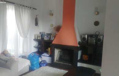 Imagem: A casa possui 4 Dormitórios, 4 Banheiros, 4 Vagas na garagem