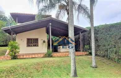 Imagem: A casa em condomínio para alugar possui 3 Dormitórios, 4 Banheiros