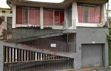 Imagem: A casa possui 2 Dormitórios, 3 Banheiros, 2 Vagas na garagem