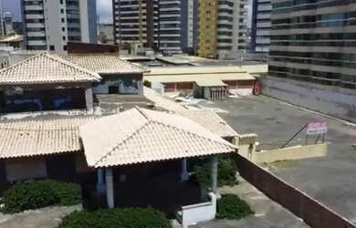 Imagem 4: Casa na Orla de Armação em frente à praia 1.200m2 de área