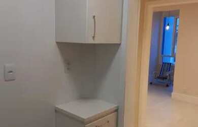 Imagem 12: Quarto e sala na primeira quadra - metrô- reformadissimo