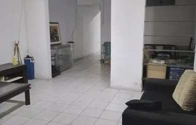 Imagem: A casa possui 2 Dormitórios, 2 Banheiros, 1 Vaga na garagem