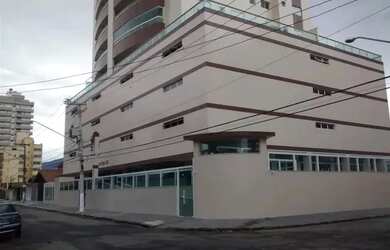 Imagem: O apartamento possui 3 Dormitórios, 1 Banheiro, 2 Vagas na