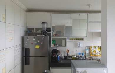 Imagem: O apartamento possui 2 Dormitórios, 1 Banheiro, 1 Vaga na garagem