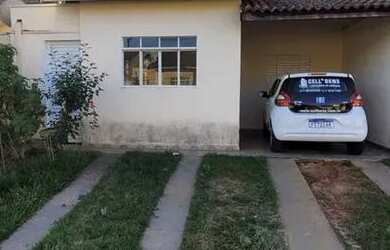 Imagem: A casa em condomínio possui 2 Dormitórios, 1 Banheiro, 3 Vagas