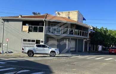 Imagem: A casa possui 2 Dormitórios, 2 Banheiros, 1 Vaga na garagem