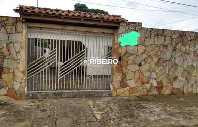 Imagem: O apartamento possui 3 Dormitórios, 1 Banheiro, 2 Vagas na