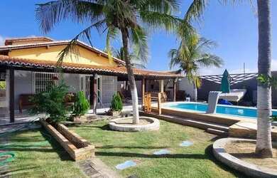 Imagem: A casa possui 2 Dormitórios, 5 Vagas na garagem e está localizado