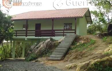 Imagem: A casa possui 3 Dormitórios, 1 Banheiro, 96m² de Área e