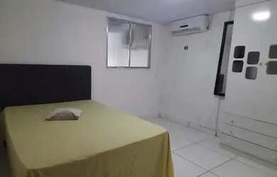 Imagem: A casa possui 4 Dormitórios, 5 Banheiros, 2 Vagas na garagem