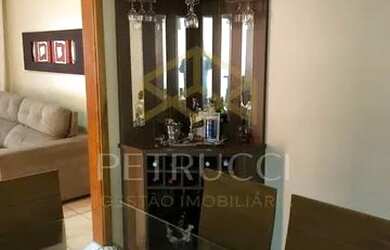 Imagem: A casa possui 3 Dormitórios, 3 Banheiros, 3 Vagas na garagem