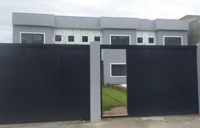 Imagem: A casa possui 4 Dormitórios, 3 Banheiros, 3 Vagas na garagem