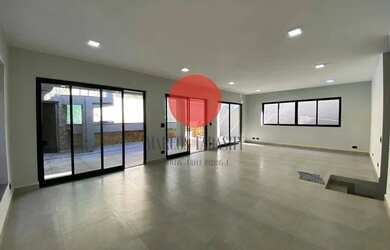 Imagem: A casa em condomínio possui 4 Dormitórios, 3 Banheiros, 4