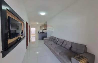 Imagem: A casa possui 2 Dormitórios, 2 Banheiros, 2 Vagas na garagem